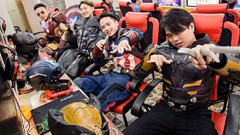 game mobile, siêu anh hùng, game ios, game android, game trong nước, quán net, game 2017, chủ quán net, quán game, kinh doanh quán net, chủ quán game, kinh doanh net, kinh doanh quán game, chiêu kinh doanh quán net, siêu anh hùng chơi game, siêu anh hùng ngoài đời