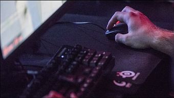 game thủ, laptop, máy tính, máy chơi game, chuột máy tính, lót chuột