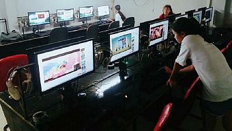 quán net, bts, nhóm nhạc bts, bts hàn quốc, army bts, army cày view bts, fan girl cày view bts, fan girk thuê quán net cày view