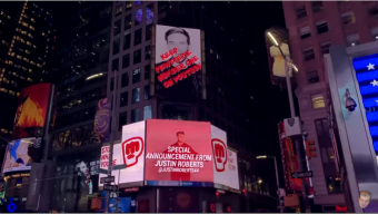 pewdiepie, ông hoàng youtube, fan pewdiepie, ông hoàng yotube pewdiepie, fan cuồng pewdiepie, fan chi 1 triệu usd mua quảng cáo cho pewdiepie, fan kêu gọi subscribe pewdiepie, justin robert, rich kid justin robert, rich kid youtube