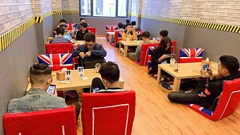viruss, streamer viruss, quán cà phê game, cà phê game, cà phê game của viruss, quán cafe của vruss, khai trương cafe game, quán cafe của viruss