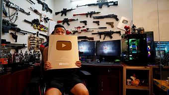 streamer, mixi gaming, độ mixi, streamer độ mixi, độ phùng, tộc trưởng mixi, độ mixi nhận nút vàng, kênh độ mixi nhận nút vàng