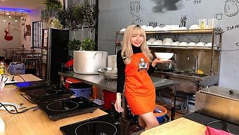 nữ streamer, uyên pu, streamer uyên pu, nữ streamer uyên pu, hot streamer uyên pu, uyên pu mở quán ăn, uyên pu lấn sân kinh doanh, uyên pu kinh doanh