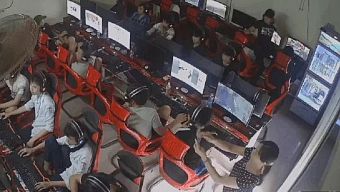 quán net, quán game, phụ huynh game thủ, kinh doanh net, kinh doanh quán game, chủ tiệm net, phụ huynh gank, phụ huynh gank ngoài quán net, chủ quán, bị phụ huynh bắt quả tang khi đi chơi net