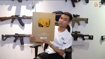 streamer, streamer việt, quang cuốn, streamer quang cuốn, nam streamer quang cuống, kênh youtube quang cuốn, quang cuốn 1 triệu sub, quang cuốn đập hộp nút vàng, nút play vàng quang cuốn