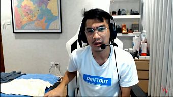 pewpew, streamer, youtuber, nghề streamer, bánh mì pewpew, streamer nổi tiếng, đại trà