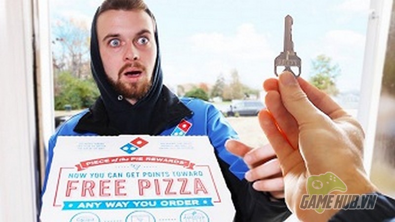 Photo of Đi ship pizza cho Youtuber nổi tiếng, shipper số đỏ được tip sương sương … 1 ngôi nhà