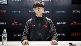 lol, league of legends, liên minh huyền thoại, lmht, esports, game thủ pro, faker lmht, lee sang-hyeok, faker, game pc/console, skt t1, tuyển thủ chuyên nghiệp, game esports, game thủ hàn quốc, sk telecom t1, game pc/console 2020, corona, đại dịch corona, t1 faker, covid-19