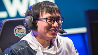người hâm mộ, doublelift, doublelift xem phim cấp 3, doublelift nghi ngờ giới tính, giới tính doublelift, core, doublelift và core, doublelift gay