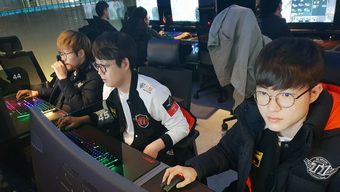 xạ thủ, lmht, faker, tuyển thủ, skt, lck, chung kết thế giới, kỷ lục, lpl, cktg, vô địch thế giới, thi đấu chuyên nghiệp, lmht chuyên nghiệp, giải quốc tế, top 7 kỷ lục, top 7, đấu trường lmht, uzi, xạ thủ huyền thoại, kỷ lục cá nhân