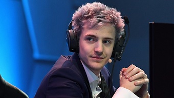 Từ chối Facebook, bỏ qua Twitch, Ninja thu hút 100k người xem trong buổi đầu livestream trên Youtube